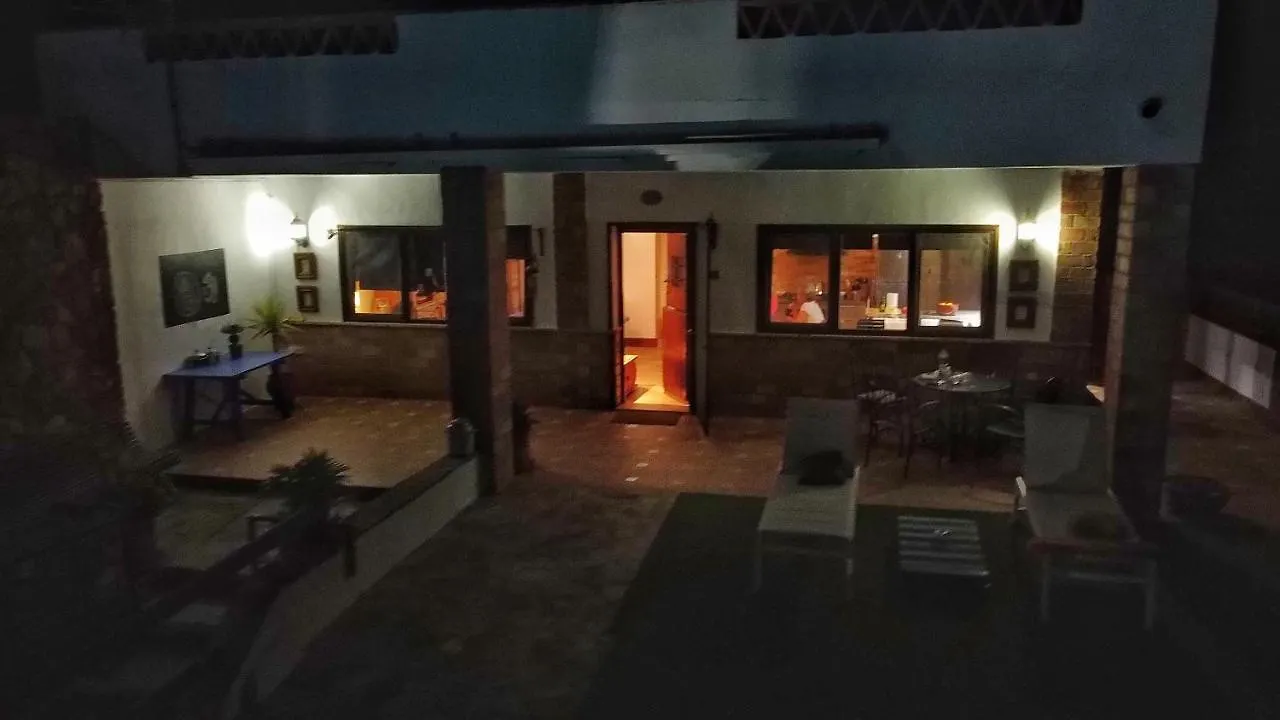 Villa For 4 With A Private Pool & Garden Bedar